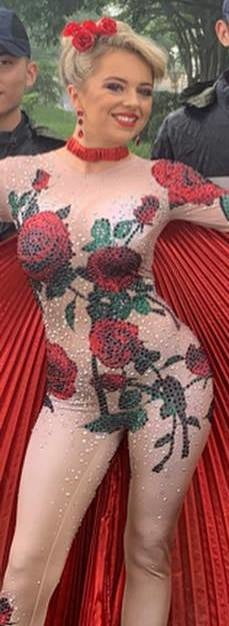 Zorras con disfraces 303
 #81885757