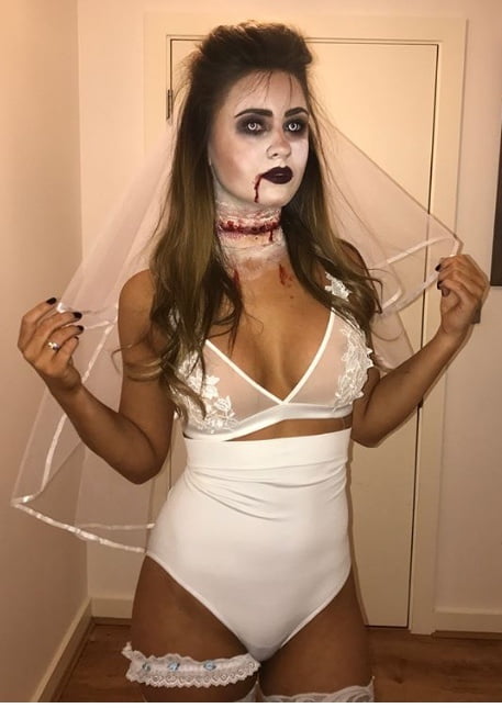 Zorras con disfraces 303
 #81885841