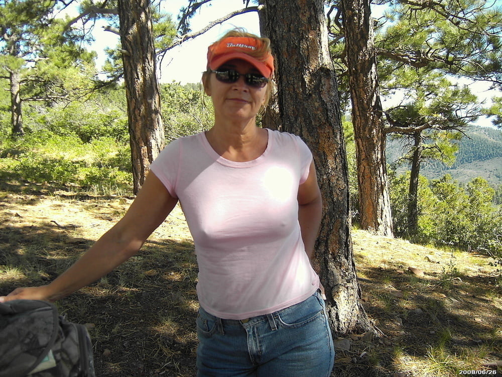 Hummm, les tetons qui pointent
 #97913733