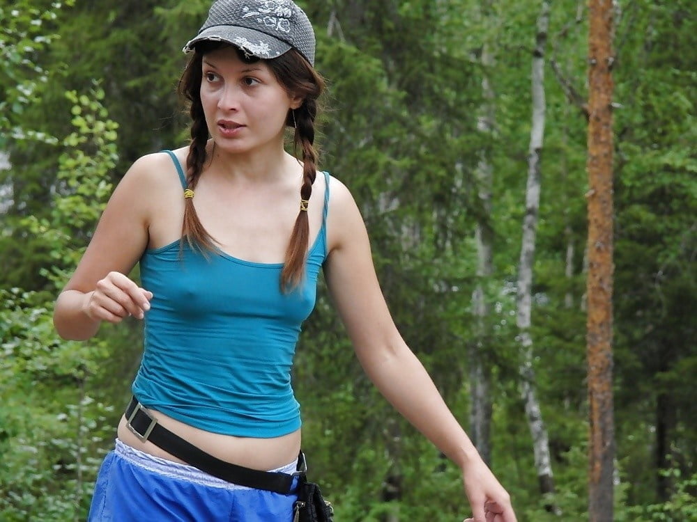 Hummm, les tetons qui pointent
 #97913837