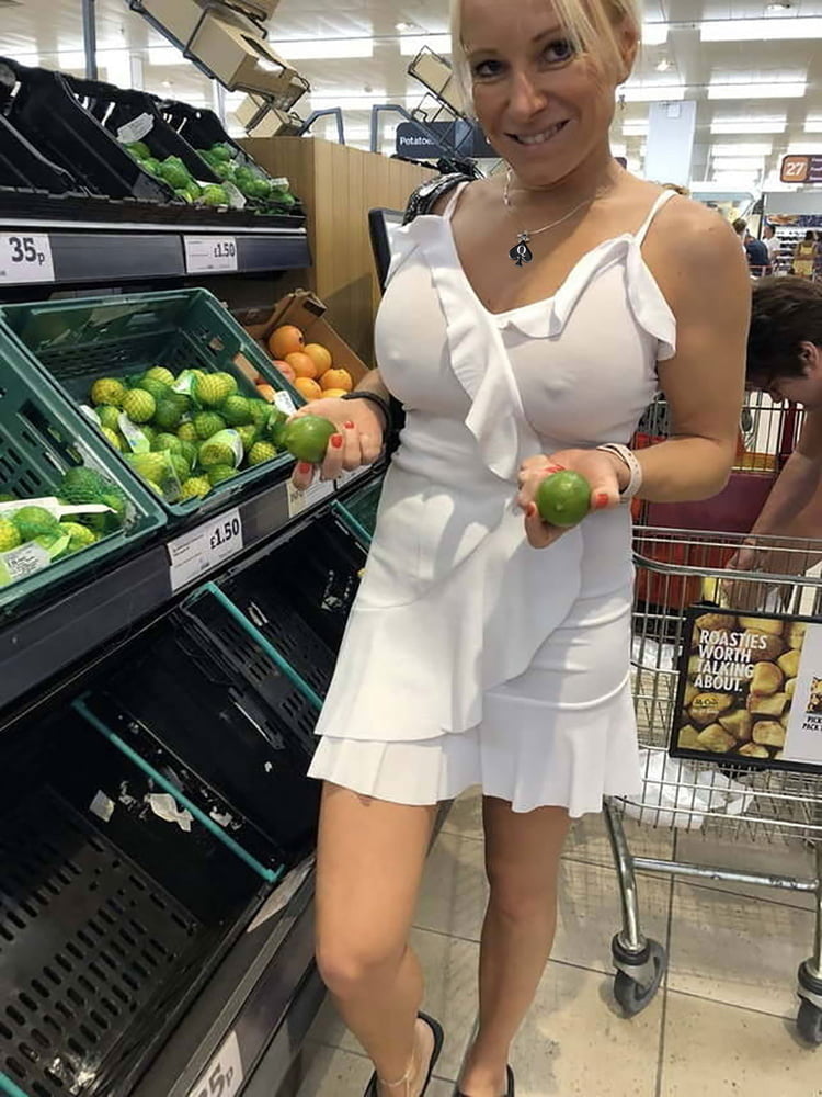 Hummm, les tetons qui pointent
 #97913840