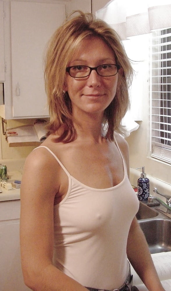 Hummm, les tetons qui pointent #97913921