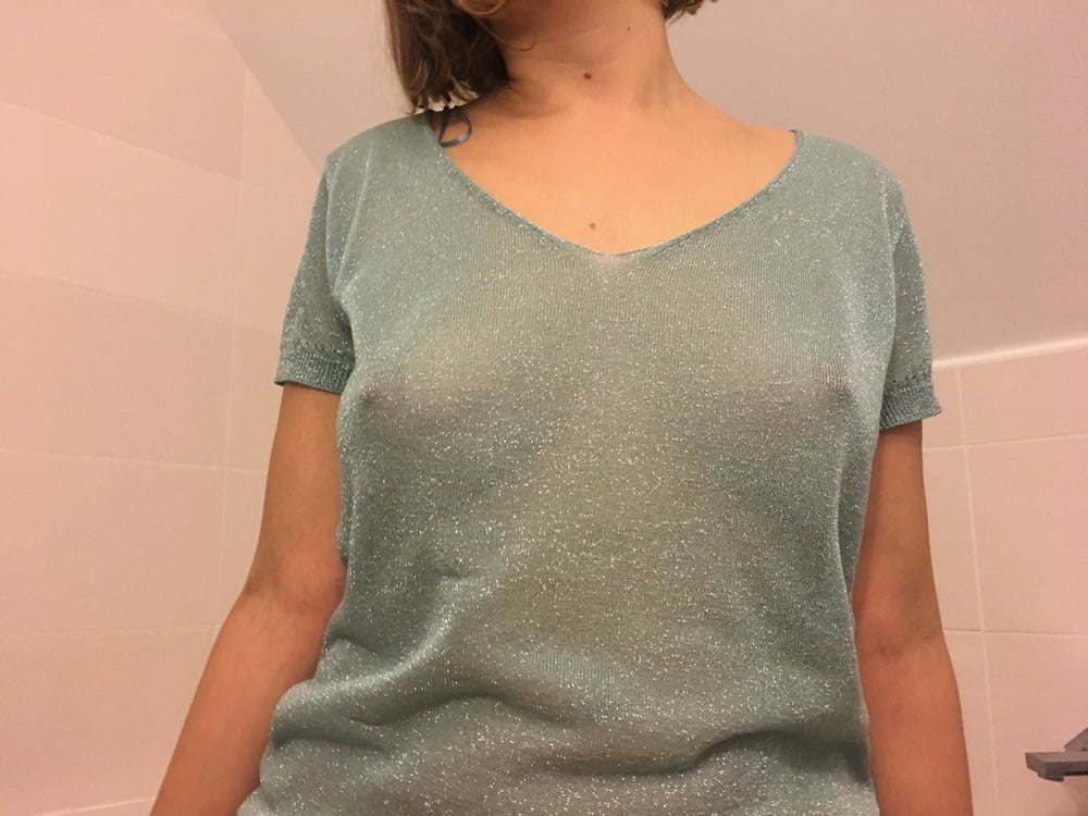 Hummm, les tetons qui pointent
 #97913975