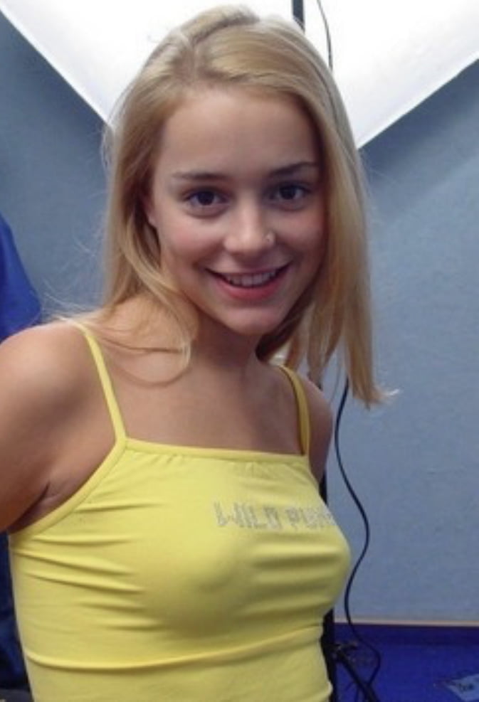 Hummm, les tetons qui pointent
 #97914005