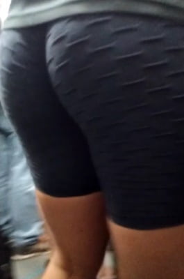 Shortinho bem enfiado na bunda
 #87348033