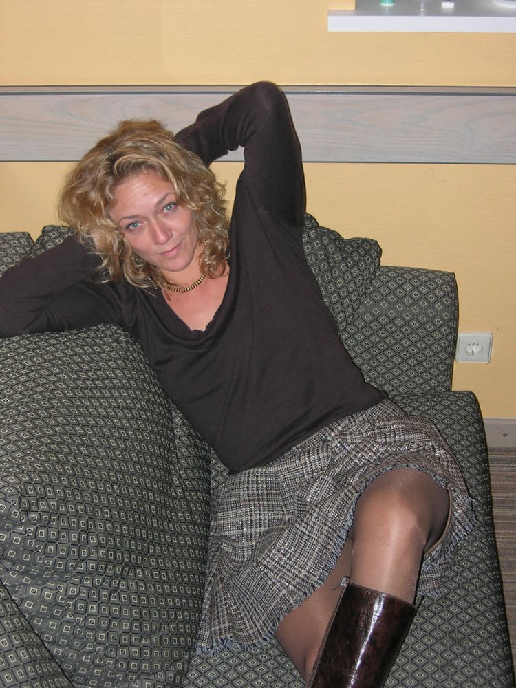 Ihre Mutter milf dumme Hure ist eine exponierte Webwhore cumslut
 #98979555