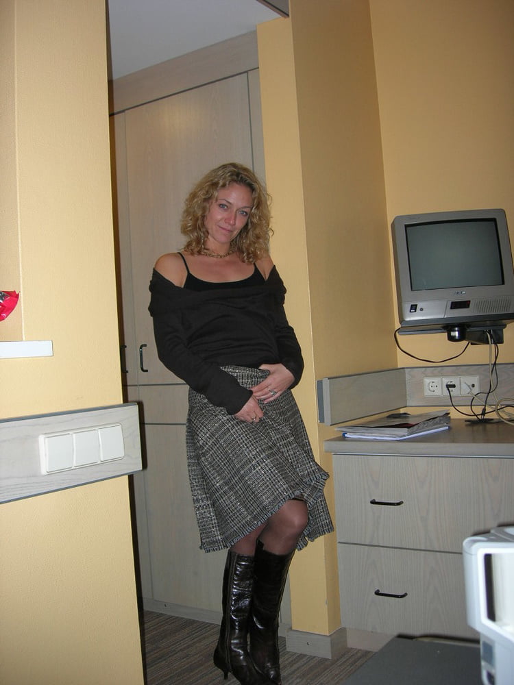 Ihre Mutter milf dumme Hure ist eine exponierte Webwhore cumslut
 #98979563