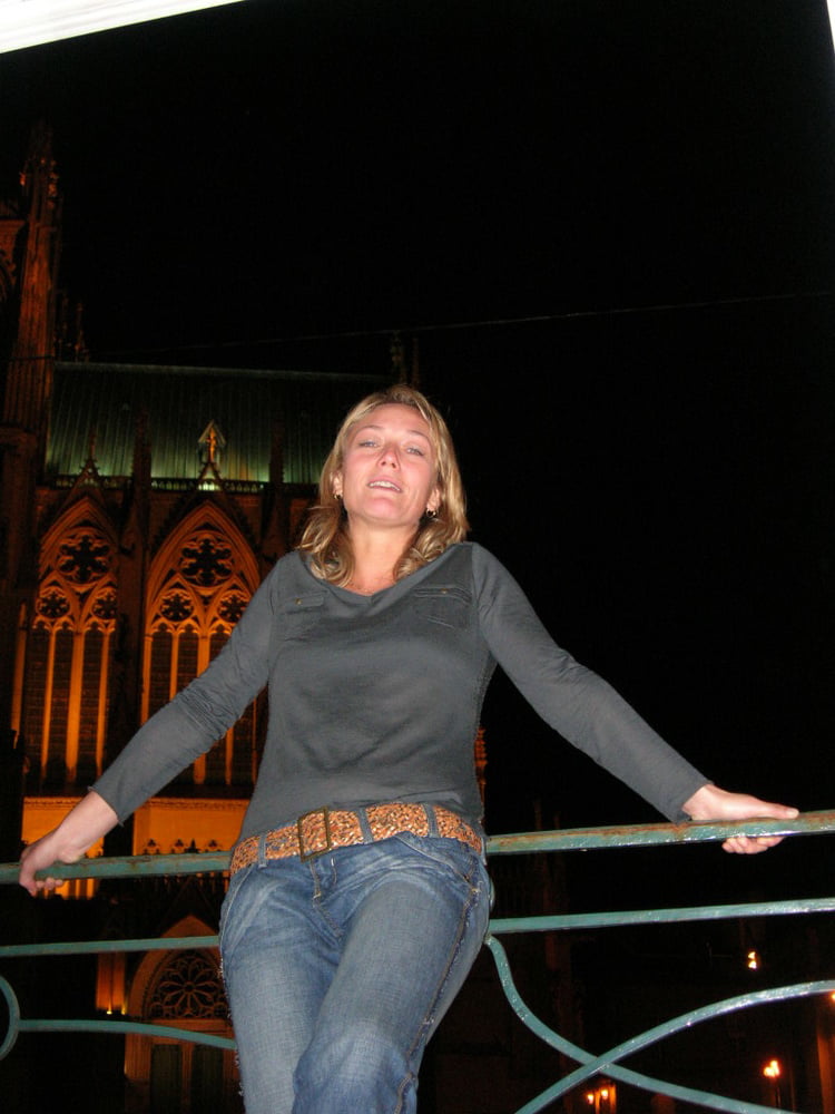 Ihre Mutter milf dumme Hure ist eine exponierte Webwhore cumslut
 #98979570