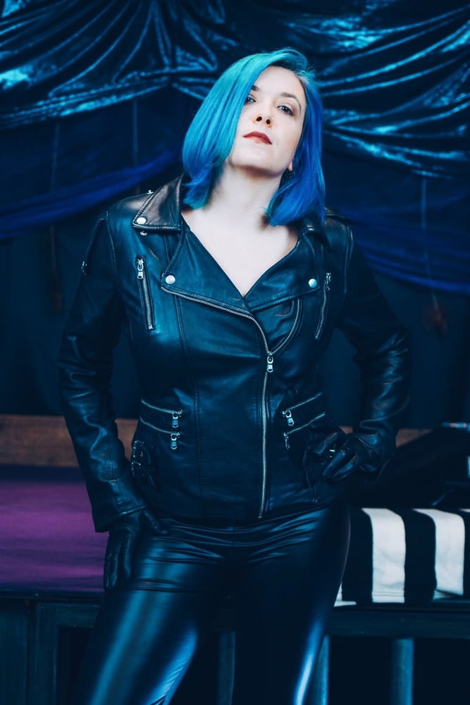 Ich werde dir zu Füßen fallen
 #105092948