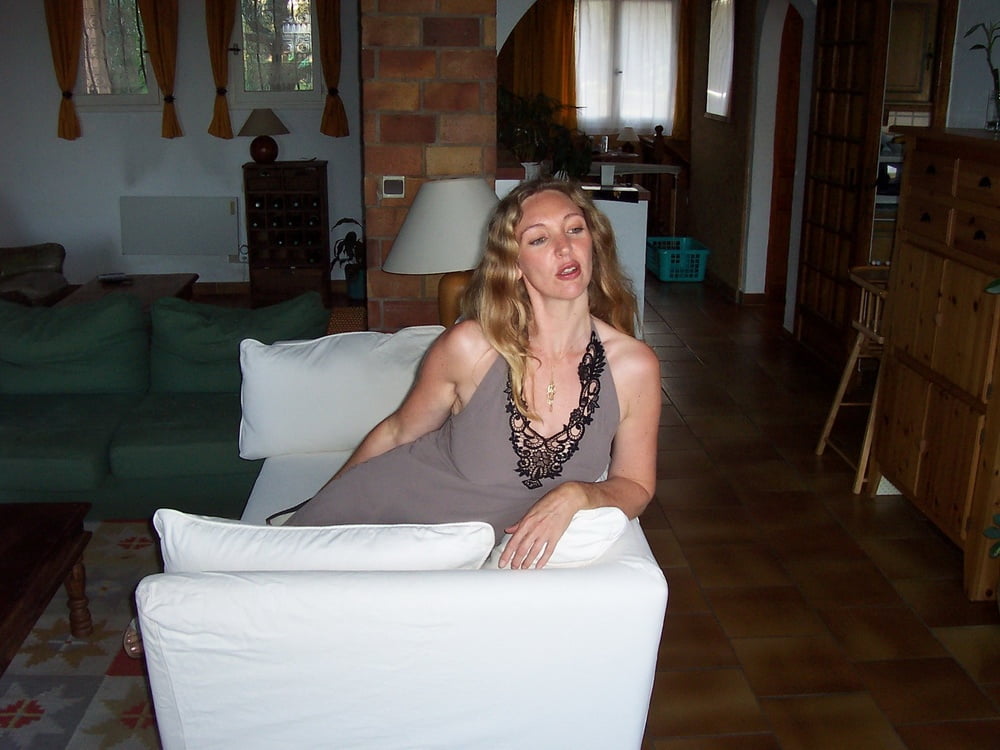 Ihre Mutter milf dumme Hure ist eine exponierte Webwhore cumslut
 #98799404