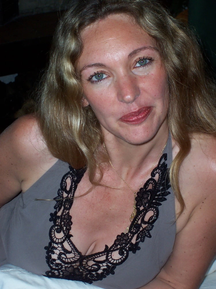 Ihre Mutter milf dumme Hure ist eine exponierte Webwhore cumslut
 #98799410