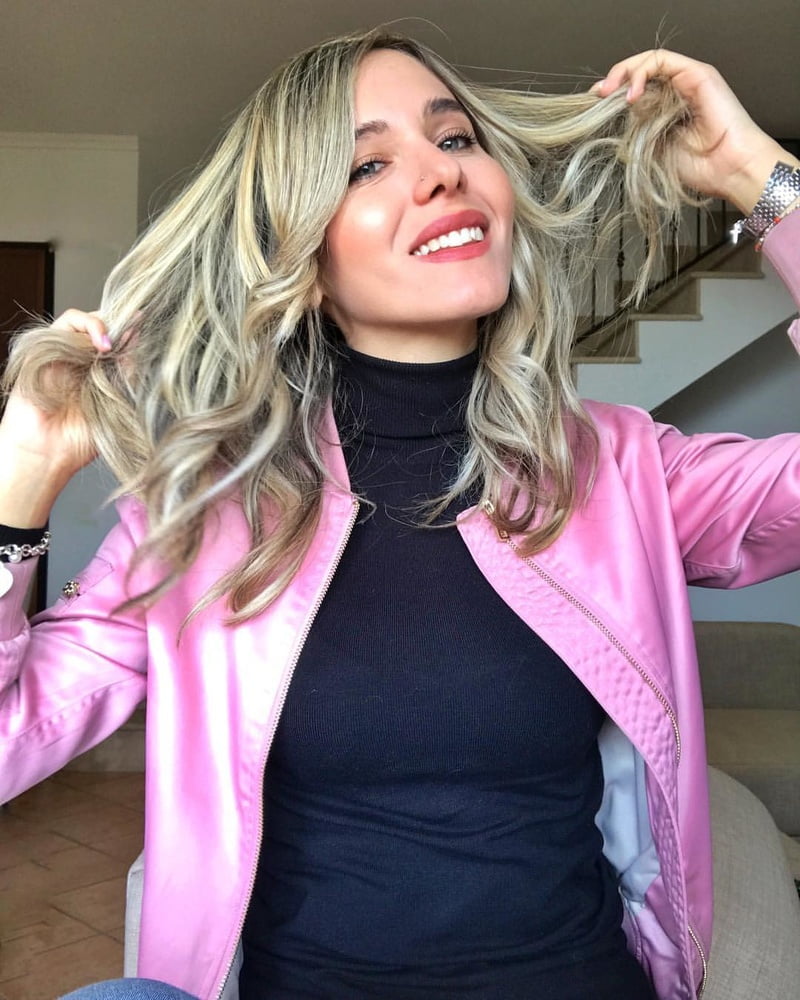 Ambra (la moglie di mike_showsha
 #80057307