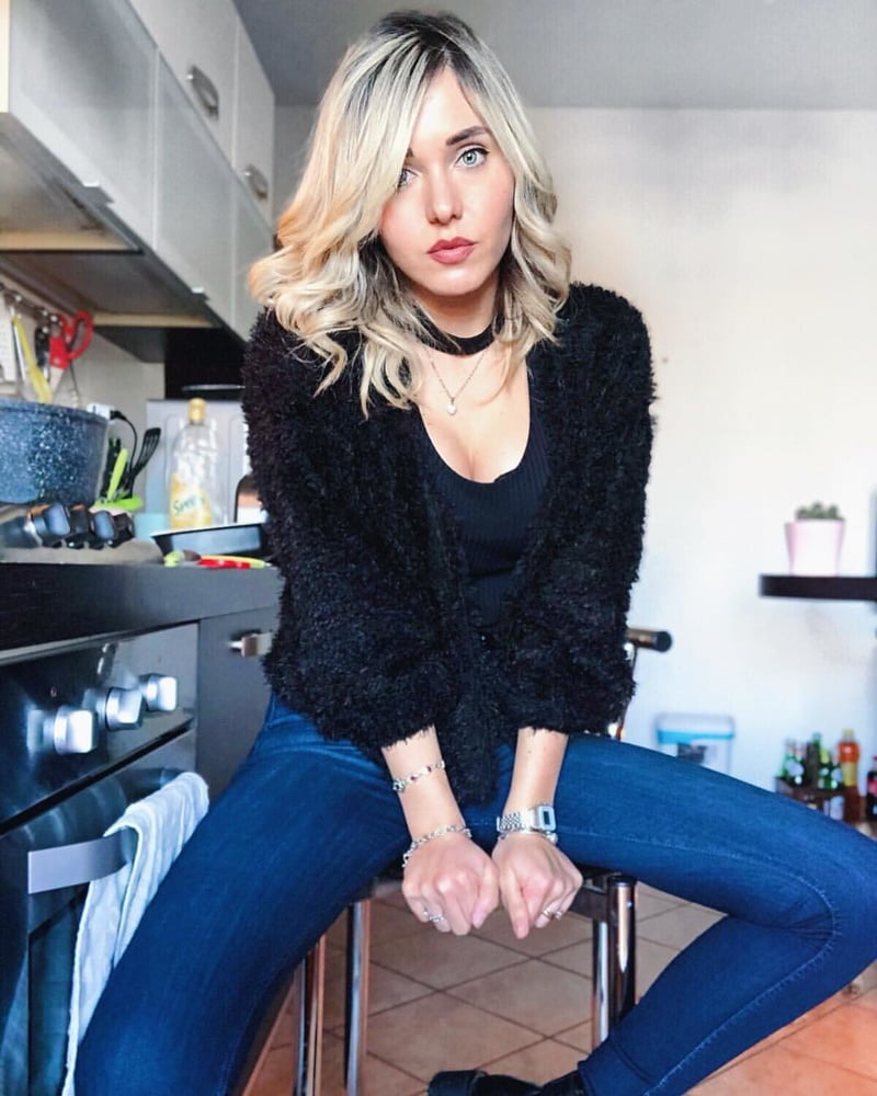 Ambra  (La Moglie Di  Mike_Showsha #80057816