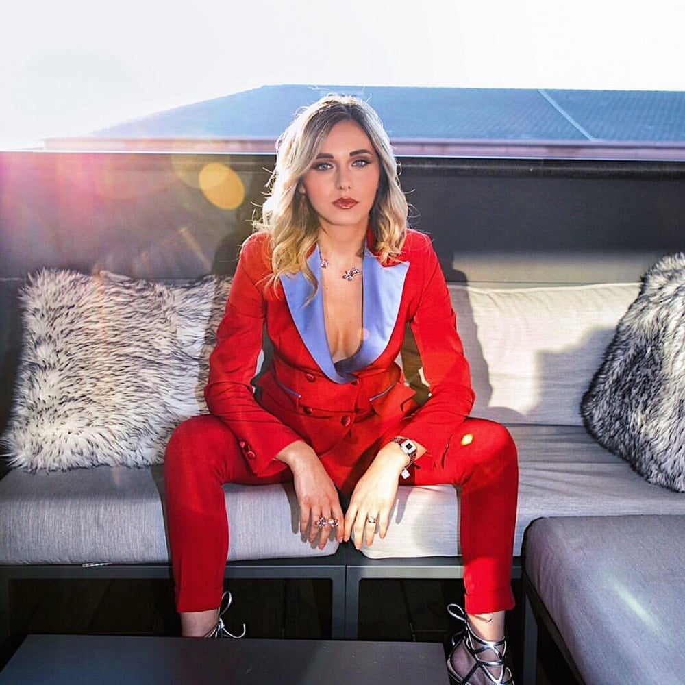 Ambra (la moglie di mike_showsha
 #80057831