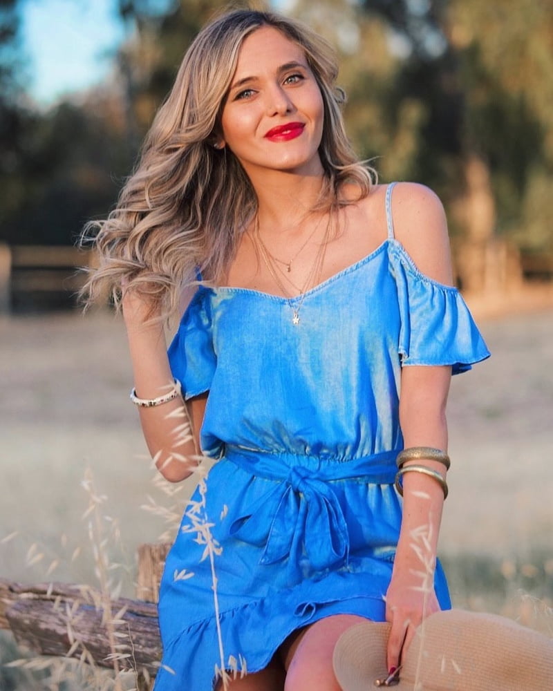 Ambra (la moglie di mike_showsha
 #80058047