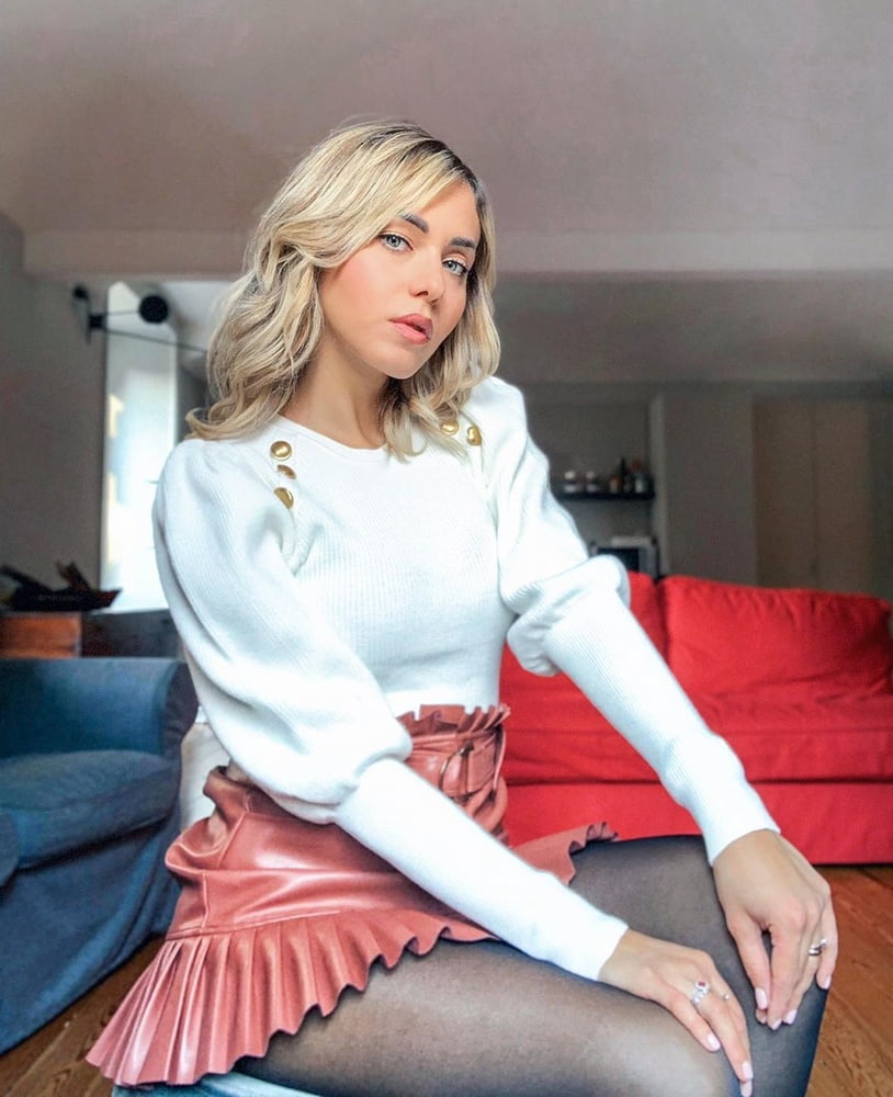 Ambra  (La Moglie Di  Mike_Showsha #80058068