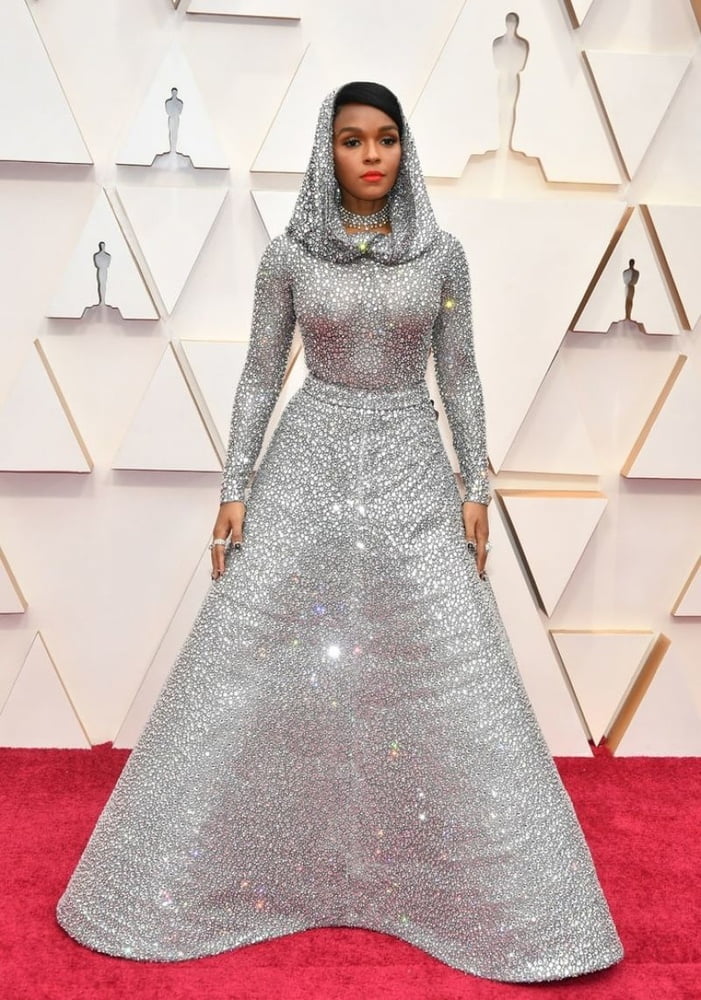 Oscars 2020 Red Carpet #106151373