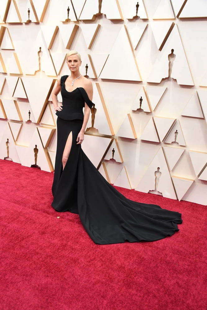 Oscars 2020 Red Carpet #106151381