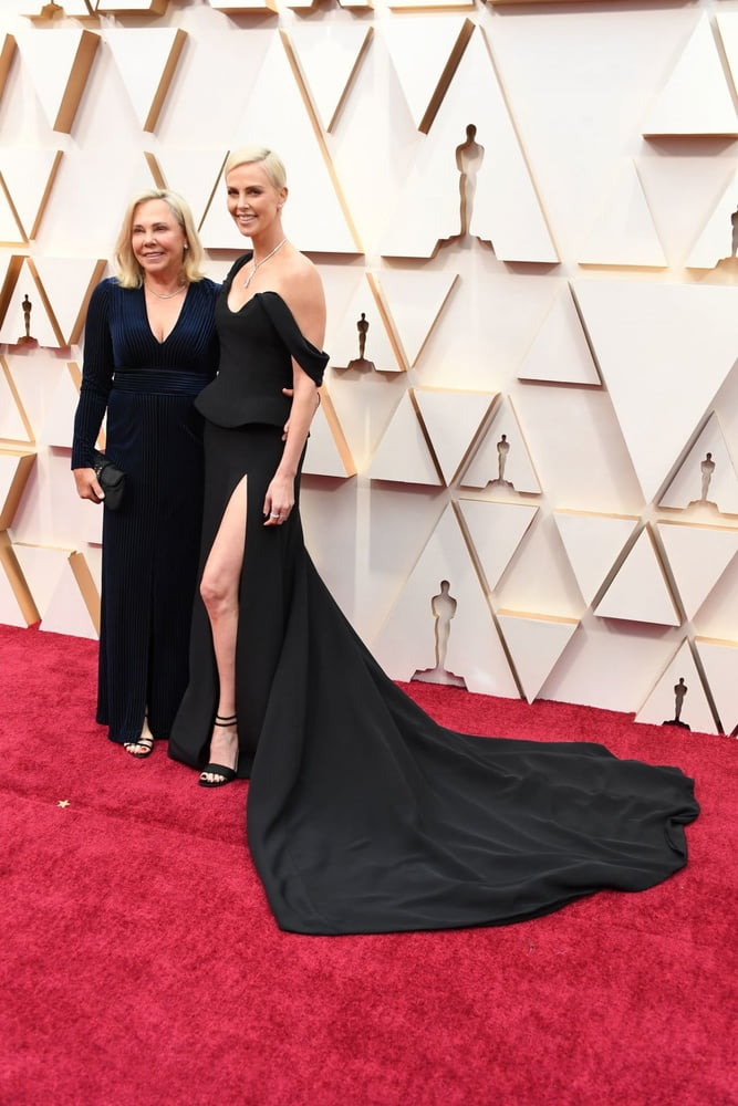 Oscars 2020 Red Carpet #106151382