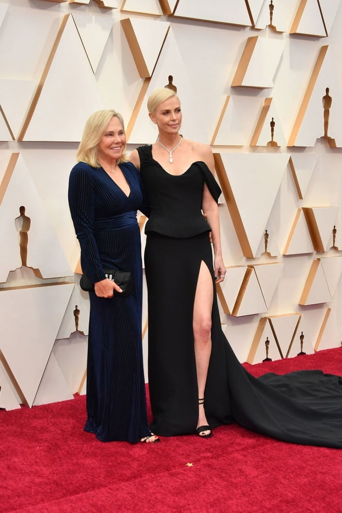 Oscars 2020 Red Carpet #106151383