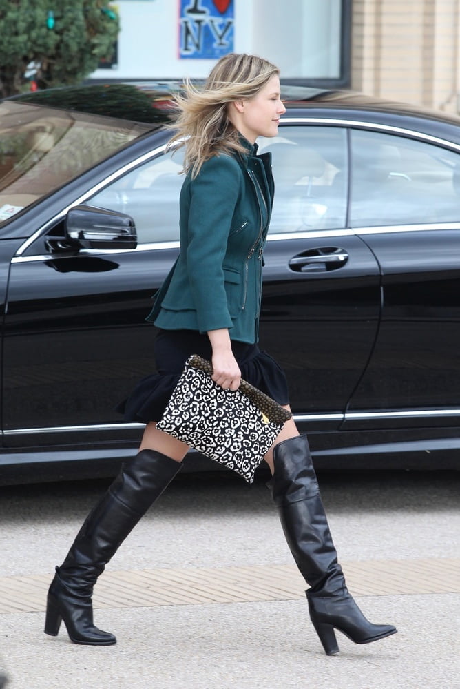 Female Celebrity Boots &amp; Leather - Ali Larter #97729535
