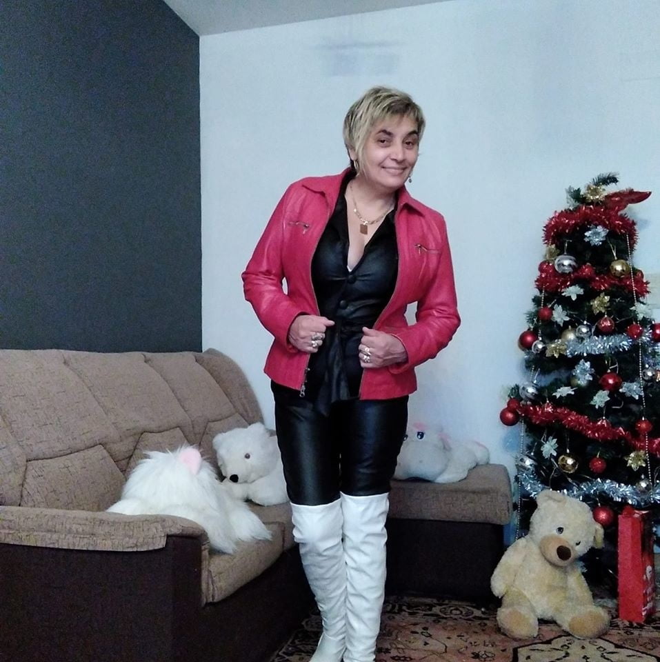 45+ mujer madura
 #104574068