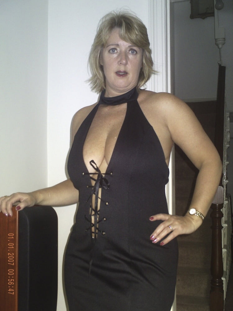 Curvy British mature amateur Gabriella K (22) #100407738