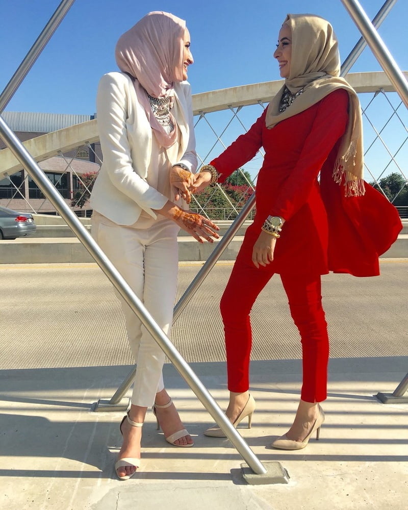 Muslim hijab Füße
 #89273856