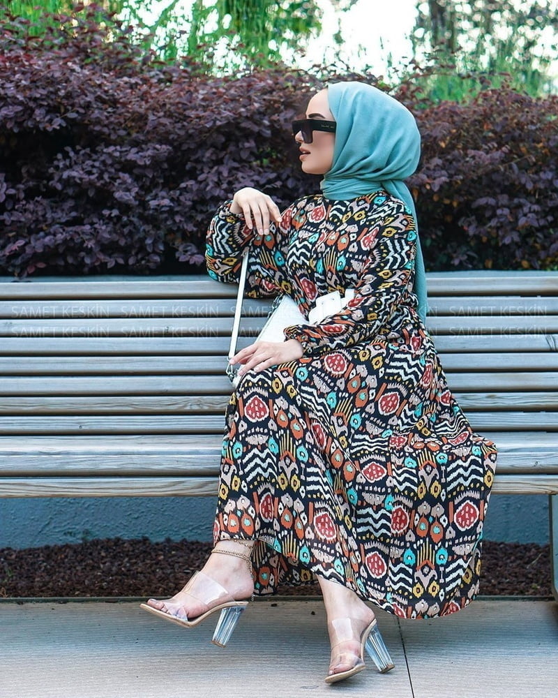 Muslim hijab Füße
 #89273971