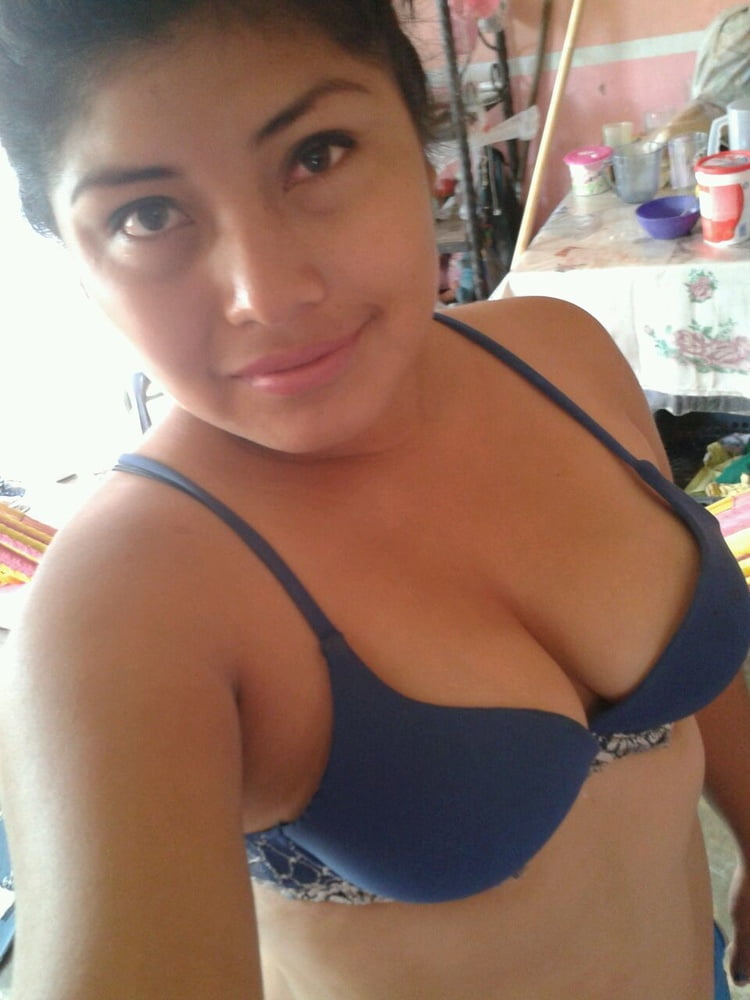 Latina chica sexi coqueta pisadora, muestra sus cosas
 #89512425