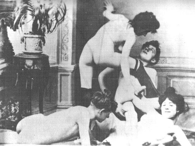 Collection de porno vintage des années 1800
 #95491637