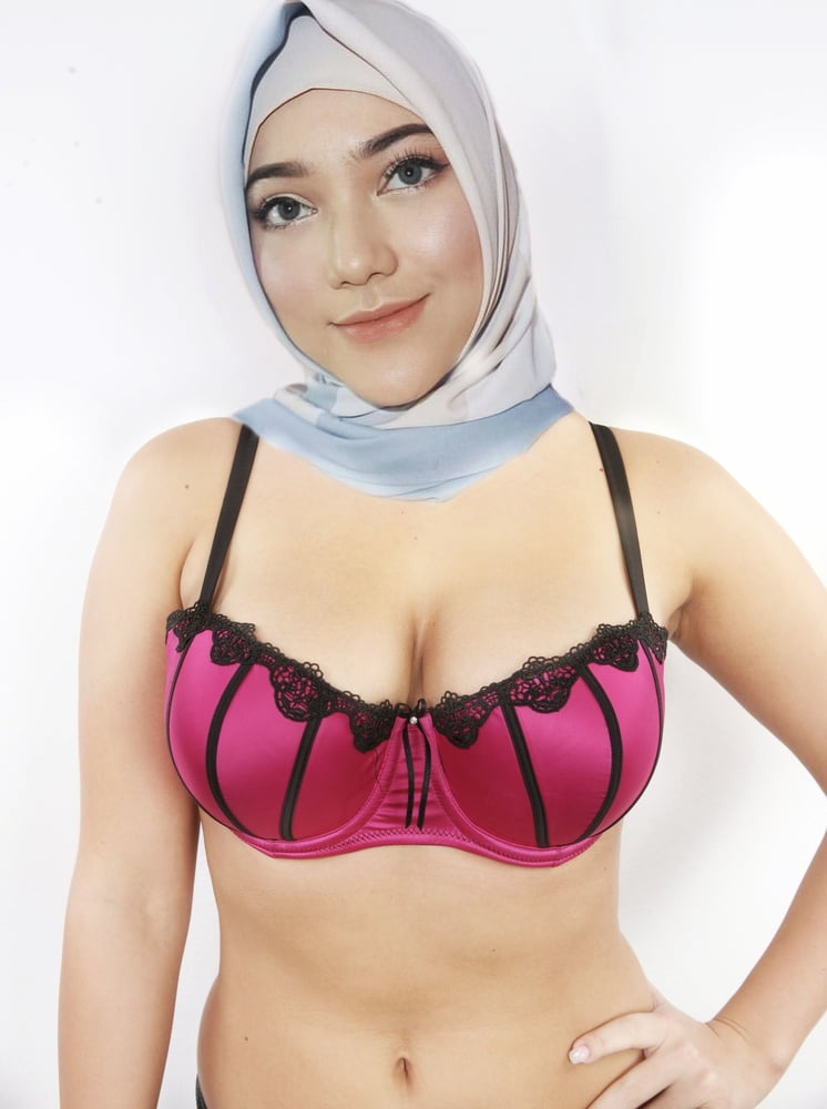 hijab #93180217