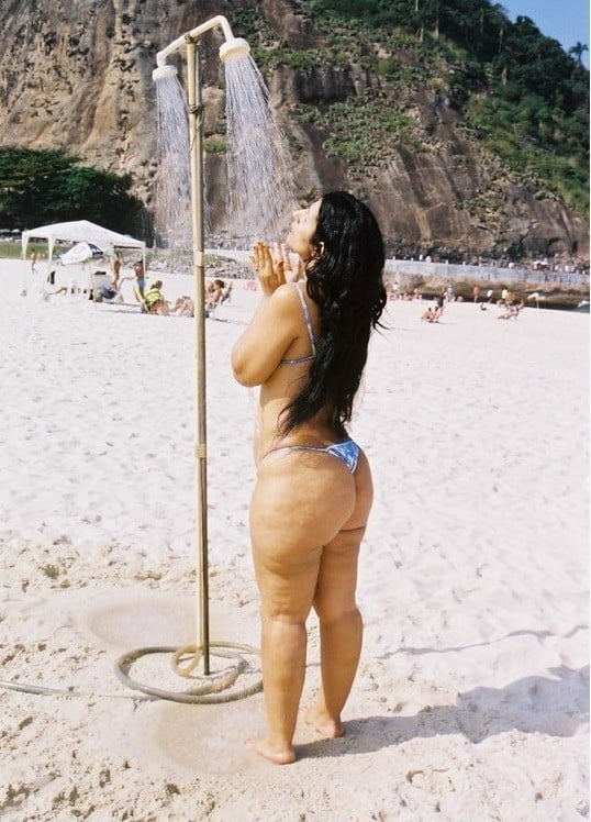 巨乳のブラジル人女性
 #95077824