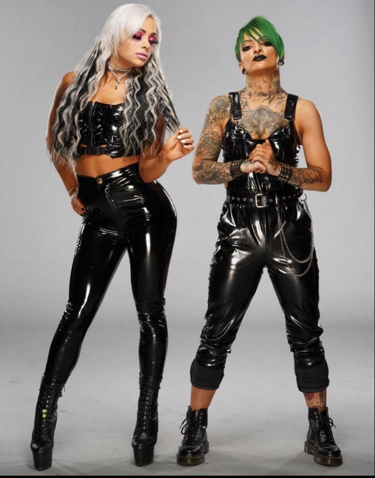 Ruby riott y liv morgan #106542970