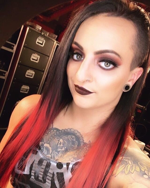 Ruby riott und liv morgan
 #106543127