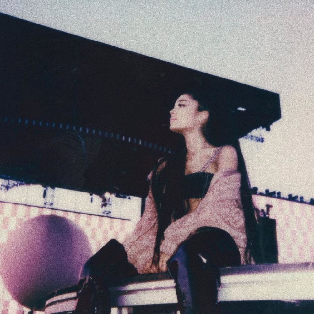 Ariana grande con gli stivali vol 03
 #104947521