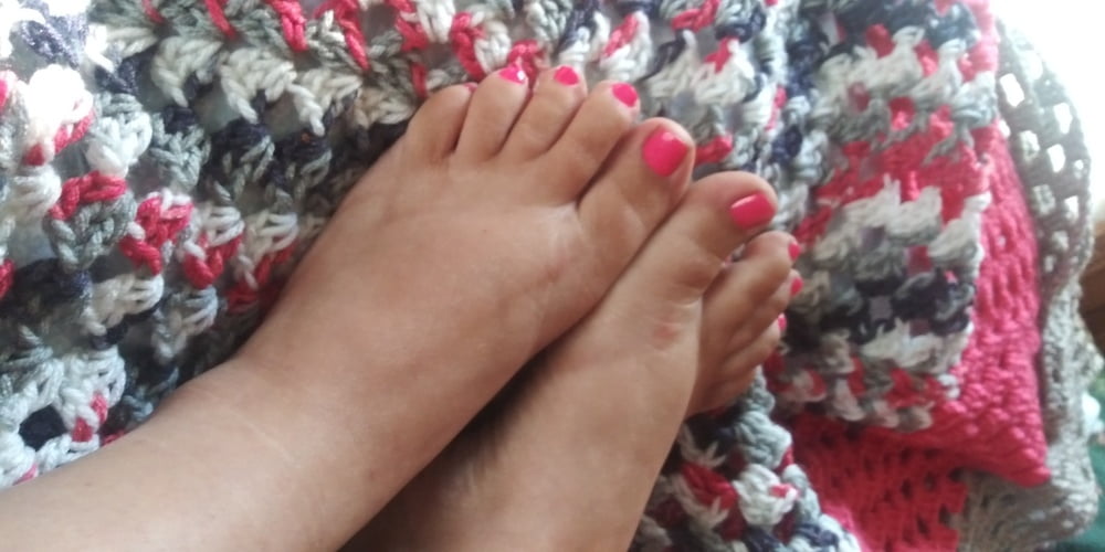 Mis pies lil
 #94918123