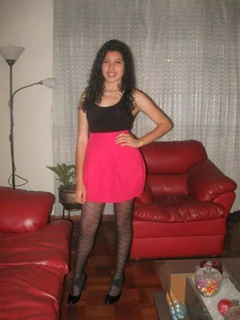 Putitas en minifalda #80976448