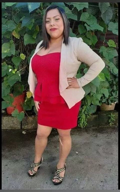 Putitas en minifalda #80976463