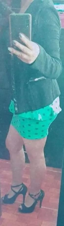 Putitas en minifalda #80976495