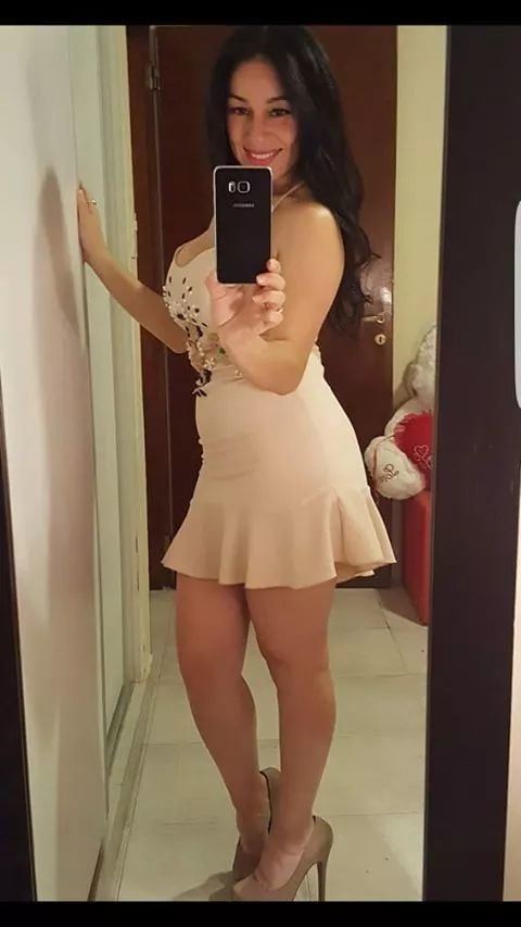 Putitas en minifalda #80976548