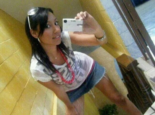 Putitas en minifalda #80976554