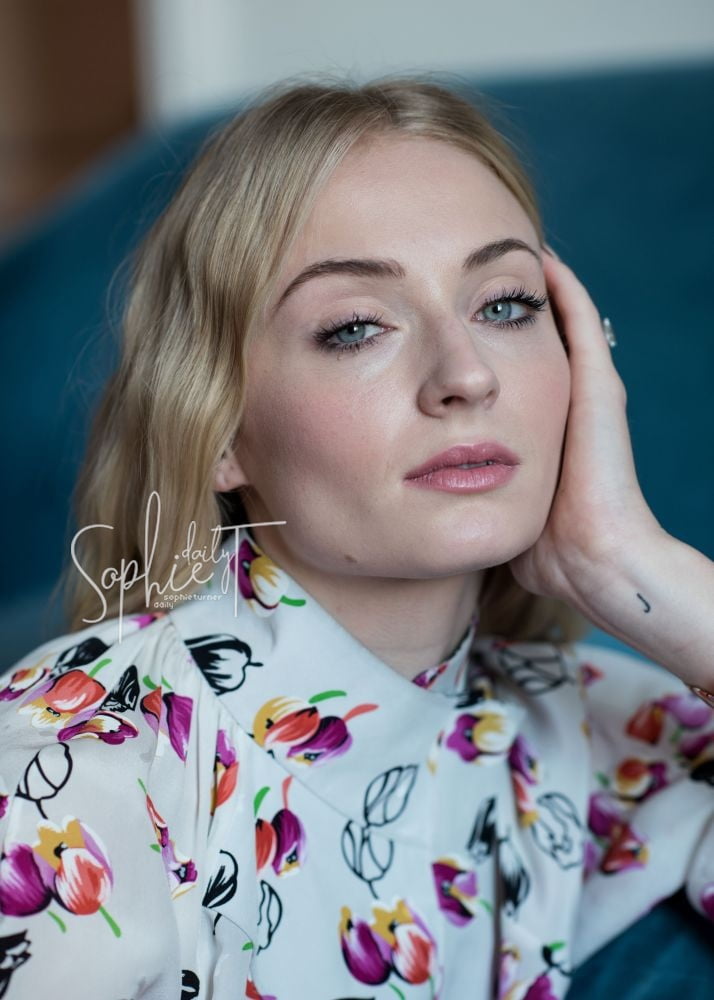 Sophie Turner cum trigger
 #82002362