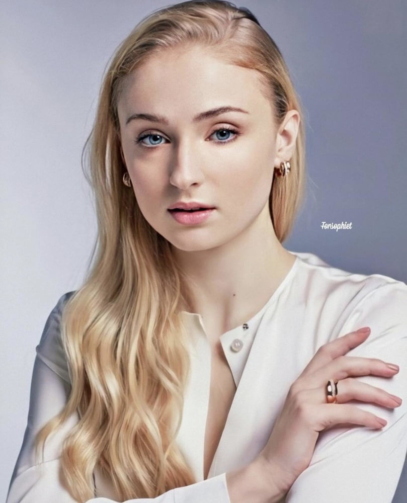 Sophie Turner cum trigger
 #82002410