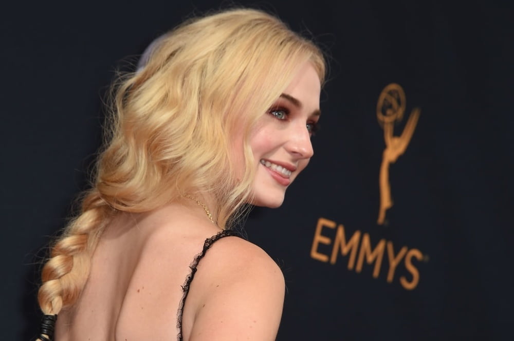 Sophie Turner cum trigger
 #82002431