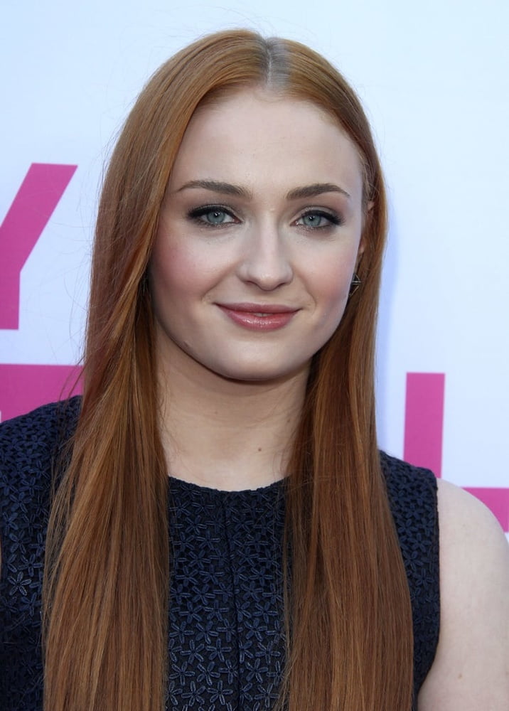 Sophie Turner cum trigger
 #82002557