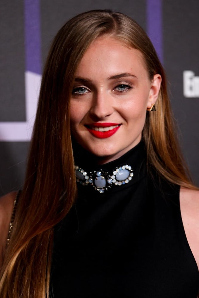 Sophie Turner cum trigger
 #82002638