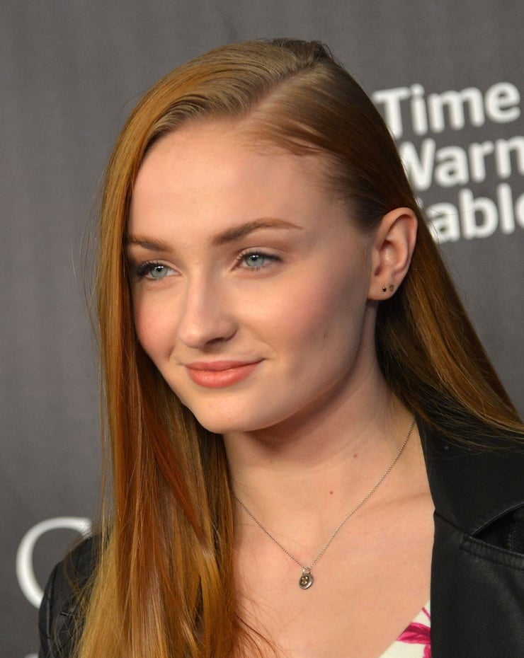 Sophie Turner cum trigger
 #82002643