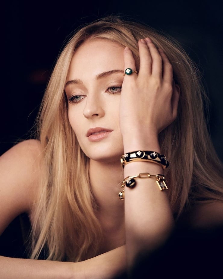 Sophie Turner cum trigger
 #82002679