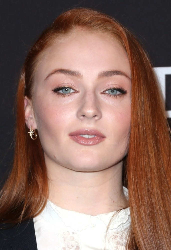 Sophie Turner cum trigger
 #82002710